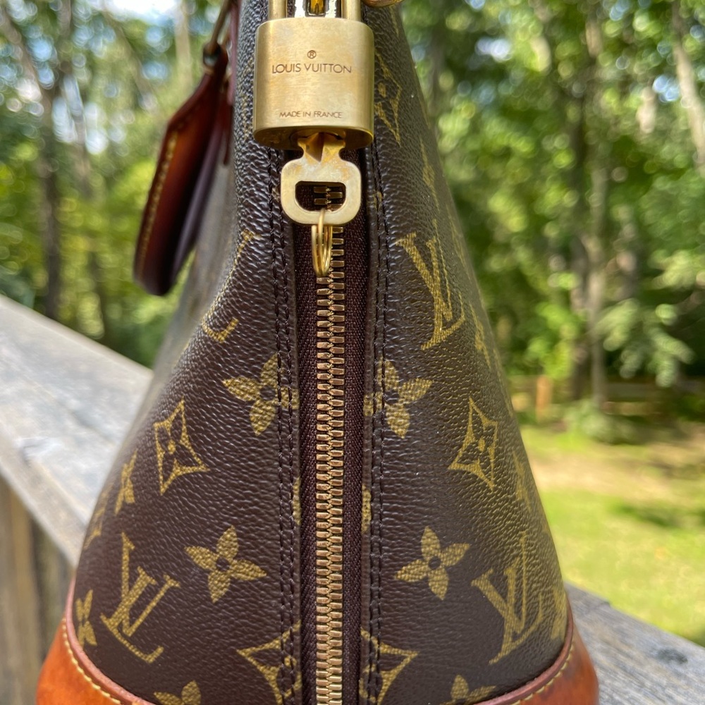👜 Louis Vuitton Alma Satchel 👜 - Picture 9 of 16